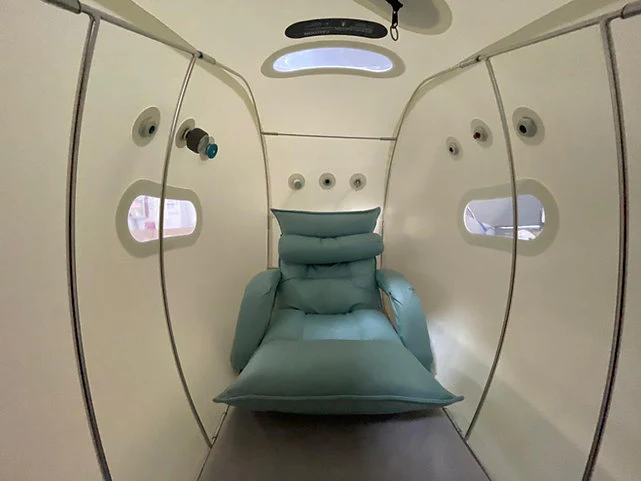 Hyperbaric Oxygen Chamber 1.5 ATA Sit or Lie Down Model XXL - Relax - Image 5